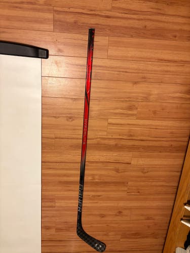 Senior Bauer Vapor Red Hyperlite 2 Left Hand Hockey Stick P92 (Used)