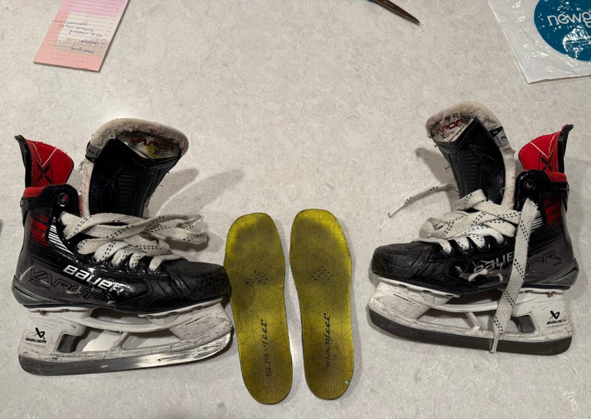 2024 Bauer Vapor X5 Pro Hockey Skates Regular Width Size 2 (Used)