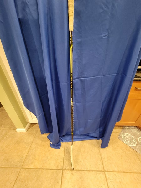 Senior Warrior Alpha QX3 Right Handed Hockey Stick (Used)