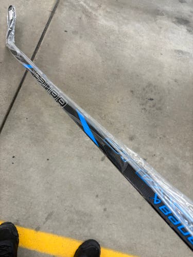 Senior Bauer Nexus E50 Pro Right Handed Hockey Stick P28 (New)
