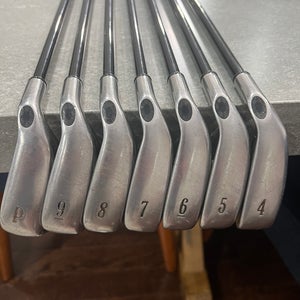 Men's Callaway Big Bertha Right Handed Iron Set Regular Flex Graphite Shaft (Used)