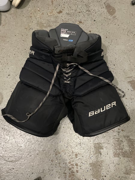Intermediate Medium Bauer Elite Hockey Goalie Pants  (Used)
