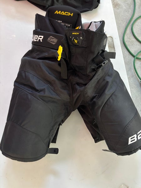 Men's Senior Large Bauer Supreme Mach Hockey Pants (Used like new)