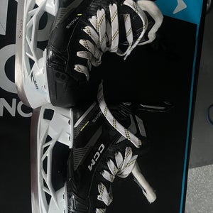 2022 CCM Tacks AS580 Hockey Skates Regular Width Size 1.5 (Used)