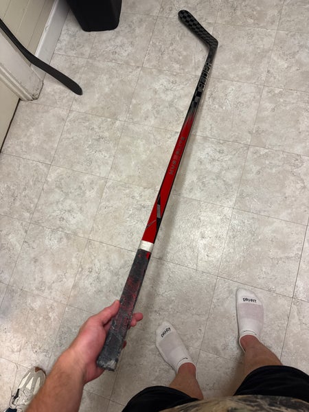 Senior Bauer Vapor Hyperlite 2 Left Hand Hockey Stick P92M (Used)