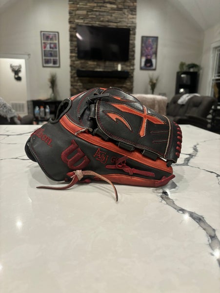 COLLEGE ISSUE Wilson RH Baseball Glove 12" (Used)