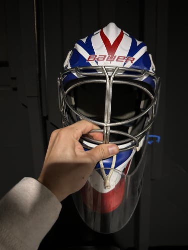 Senior Bauer NME 5 Goalie Mask (Used)