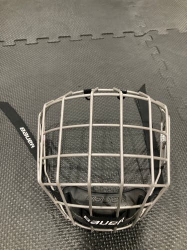 Medium Bauer Profile I Full Cage (Used)
