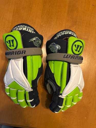 Warrior Lacrosse Gloves 12" (Used)