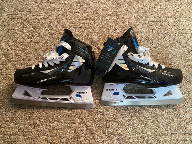 True TF7 Goalie Skates Regular Width Size 3.5 (New)