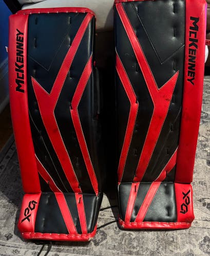 28" Mckenney XPG1 Goalie Leg Pads (Used)