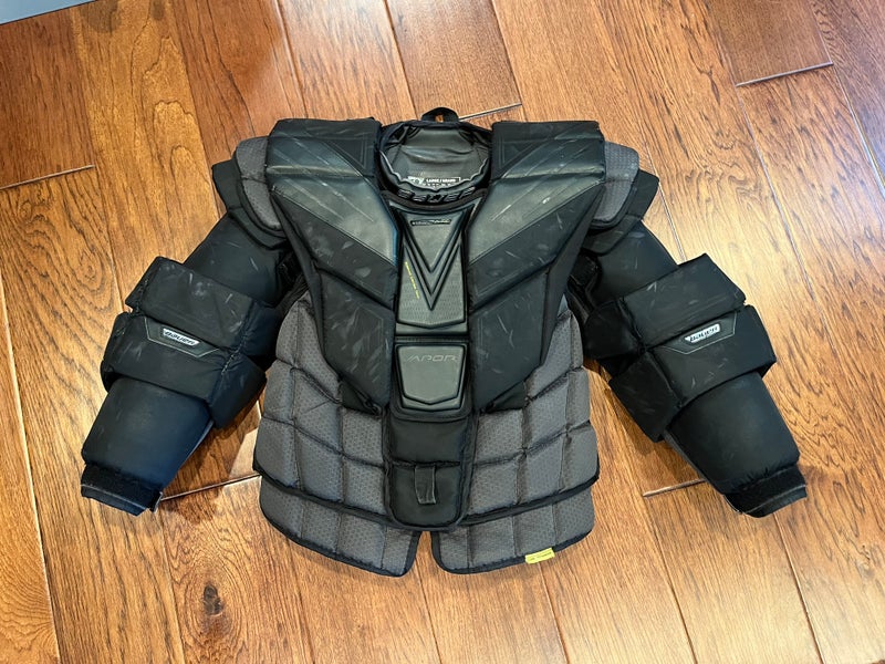 Large Bauer Hyperlite Goalie Chest Protector (Used)