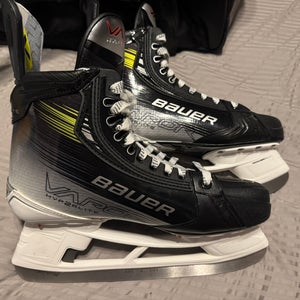 Bauer Vapor Hyperlite 2 Skates w/ Fly X runners