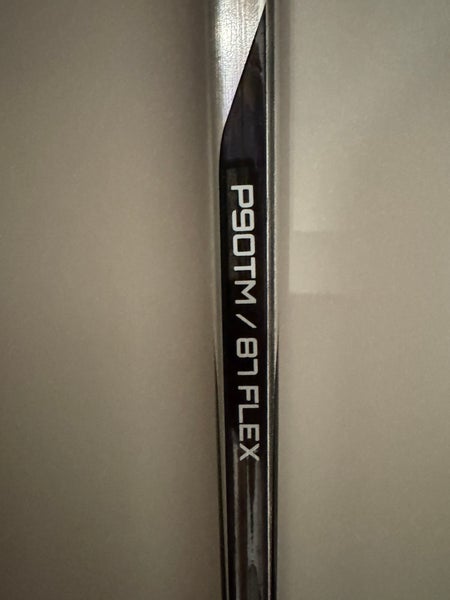 Senior Bauer Vapor Hyperlite 2 Right Handed Hockey Stick P90TM (New)