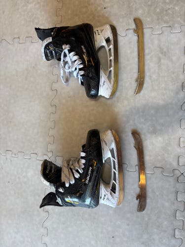 Bauer Supreme M5 Pro Hockey Skates Size 4.5