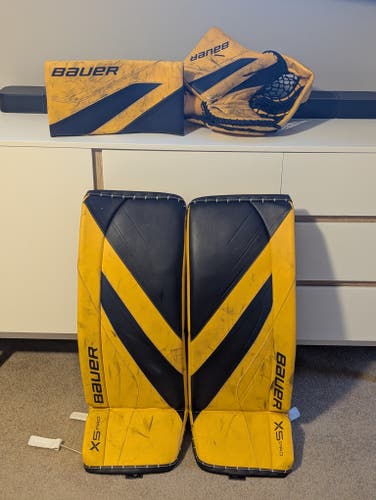 32"/Senior XS Bauer Vapor X5 Pro Set w/ Int Gloves