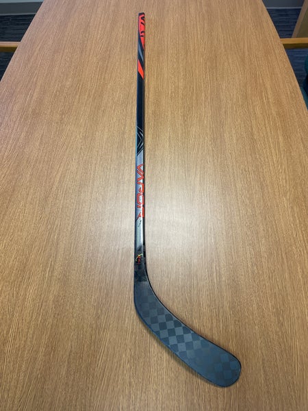 Junior Bauer Vapor FlyLite Right Handed Hockey Stick  (Used)