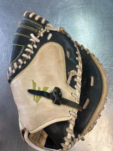 Used Easton SYNERGY ELITE BB/SB Catchers RH Throw Black 33" 11868-S000064966