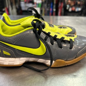 Used Nike Soccer Indoor Shoes Grey Youth 13.5 11868-S000063732