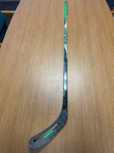 Junior Bauer Sling Right Handed Hockey Stick P28 (Used)