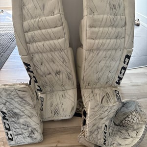 35" CCM Extreme Flex 4 Regular Goalie Full Set (Used)