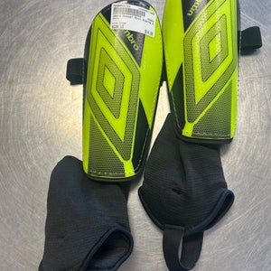 Used Umbro Soccer Shin Guards Adult Green LG 11868-S000064724