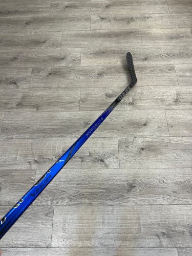 Intermediate Bauer Vapor Hyperlite 2 Left Hand Hockey Stick P28 Pro Stock (Used)