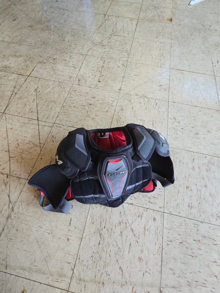 Men's Small Senior CCM Jetspeed Xtra Shoulder Pads (Used)