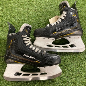 Intermediate Bauer Supreme M5 Pro Hockey Skates Size 5.5 (Used)