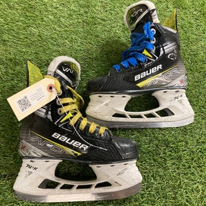 Junior Bauer Vapor X4 Hockey Skates Regular Width Size 1 (Used)