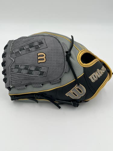 Wilson A2000 V125 lefty 12.5 Outfield softball Glove