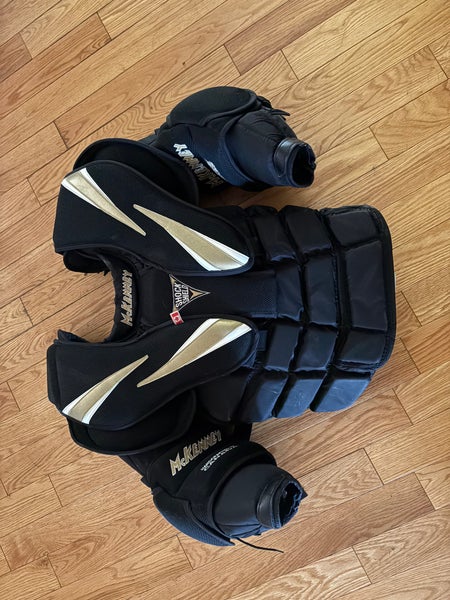 Medium Mckenney CA 895 Pro Extreme Goalie Chest Protector Pro Stock (Used)