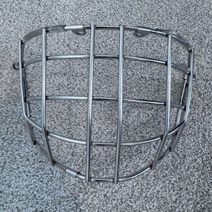 Bauer 960 cage (Used)