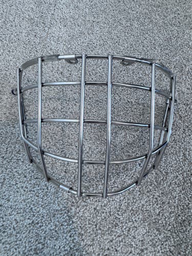 Bauer 960 cage (Used)