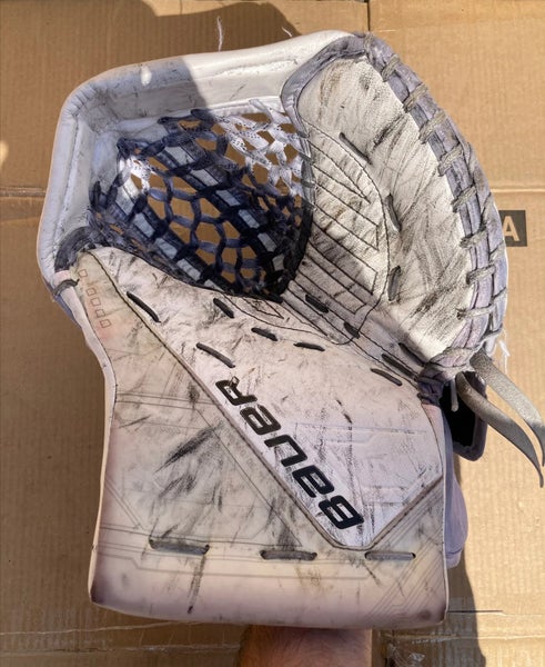 Bauer Mach Goalie Glove | Size: Senior