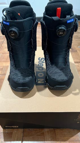 Men's Size M 8.5 (W 9.5) Burton Swath Snowboard Boots (New)
