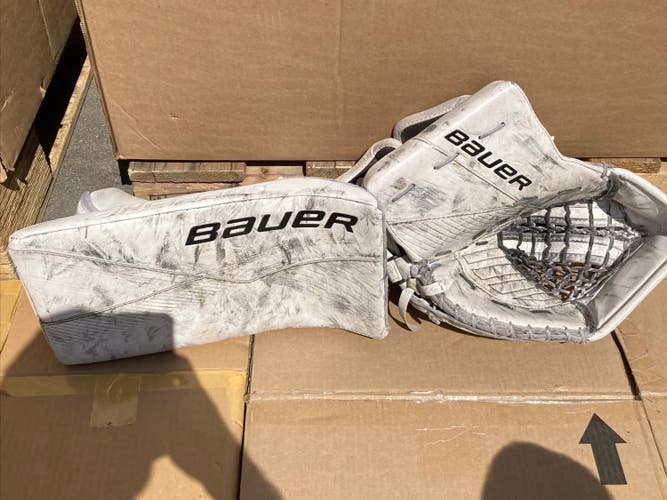 Senior Bauer Supreme 3S Regular Goalie Glove & Blocker
