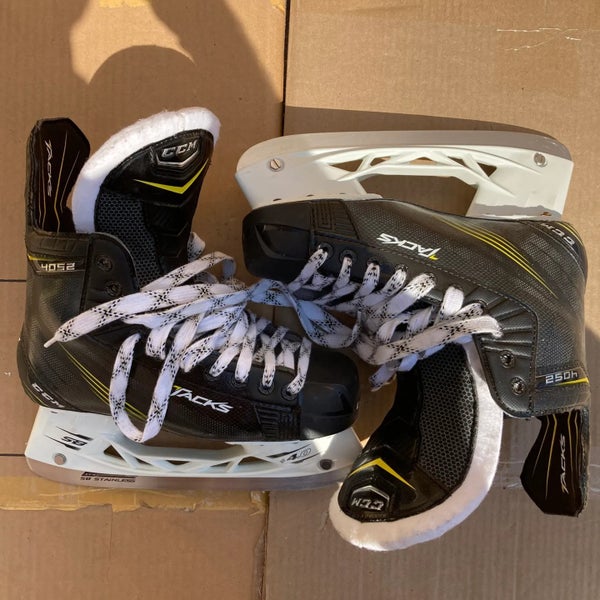 CCM Tacks 4052 Hockey Skates | Size: 6
