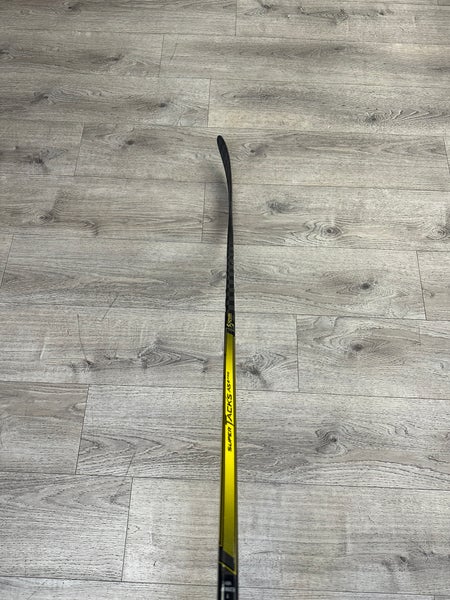 Senior CCM Super Tacks AS2 Pro Right Handed Hockey Stick P28 Pro Stock (Used)