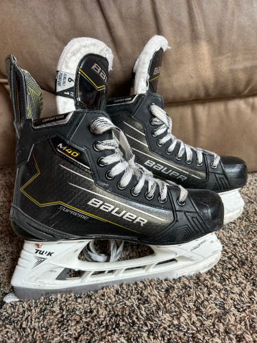 2024 Bauer Supreme M40 Hockey Skates Size 6 (Used)