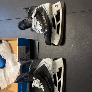 Like New- Bauer Vapor Flylite Hockey Skates 8.5 2 sets of Fly-Ti 272