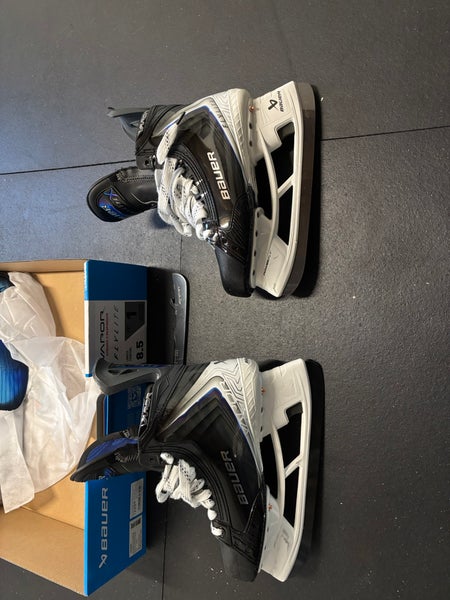 Like New- Bauer Vapor Flylite Hockey Skates 8.5 2 sets of Fly-Ti 272