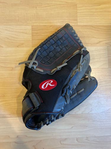Black Rawlings Renegade RH Pitcher's Baseball Glove 14" (Used)
