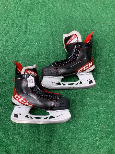 Intermediate CCM JetSpeed FT475 Hockey Skates Regular Width Size 4.5 (Used)
