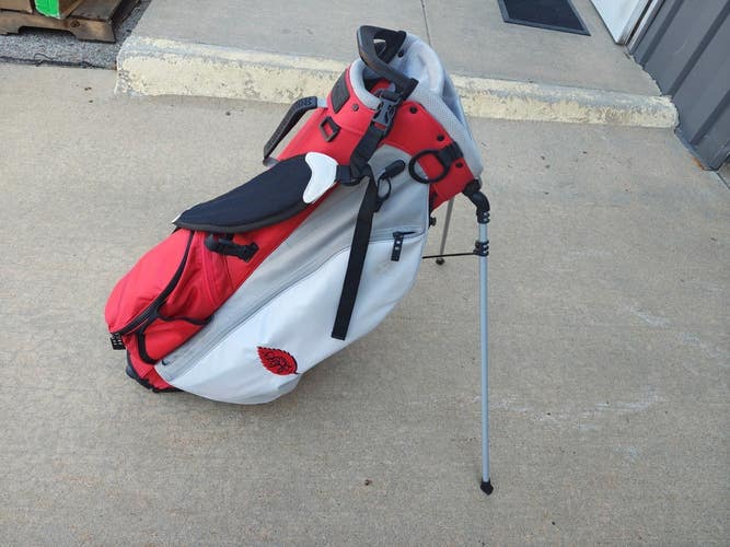 Titleist Players 4+ Dual Strap Golf Stand Bag Red/Grey/White w Raincover Nice