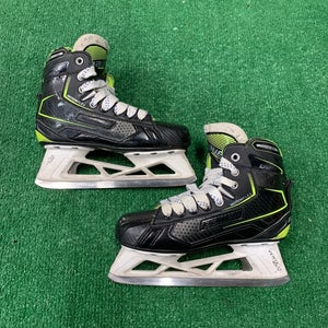 Junior Bauer GSX Hockey Goalie Skates Regular Width Size 3.5 (Used)