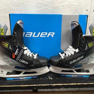 2023 Bauer Vapor Hyperlite 2 Hockey Skates 10 (New)
