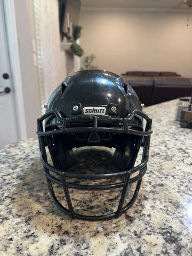 Small Youth Schutt Vengeance A11 Helmet (Used)