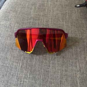New 100% Sunglasses S3 - Fernando Tatis JR SE Pink / Yellow
HiPER Red Multilayer Mirror Lens