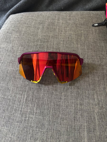 New 100% Sunglasses S3 - Fernando Tatis JR SE Pink / Yellow
HiPER Red Multilayer Mirror Lens